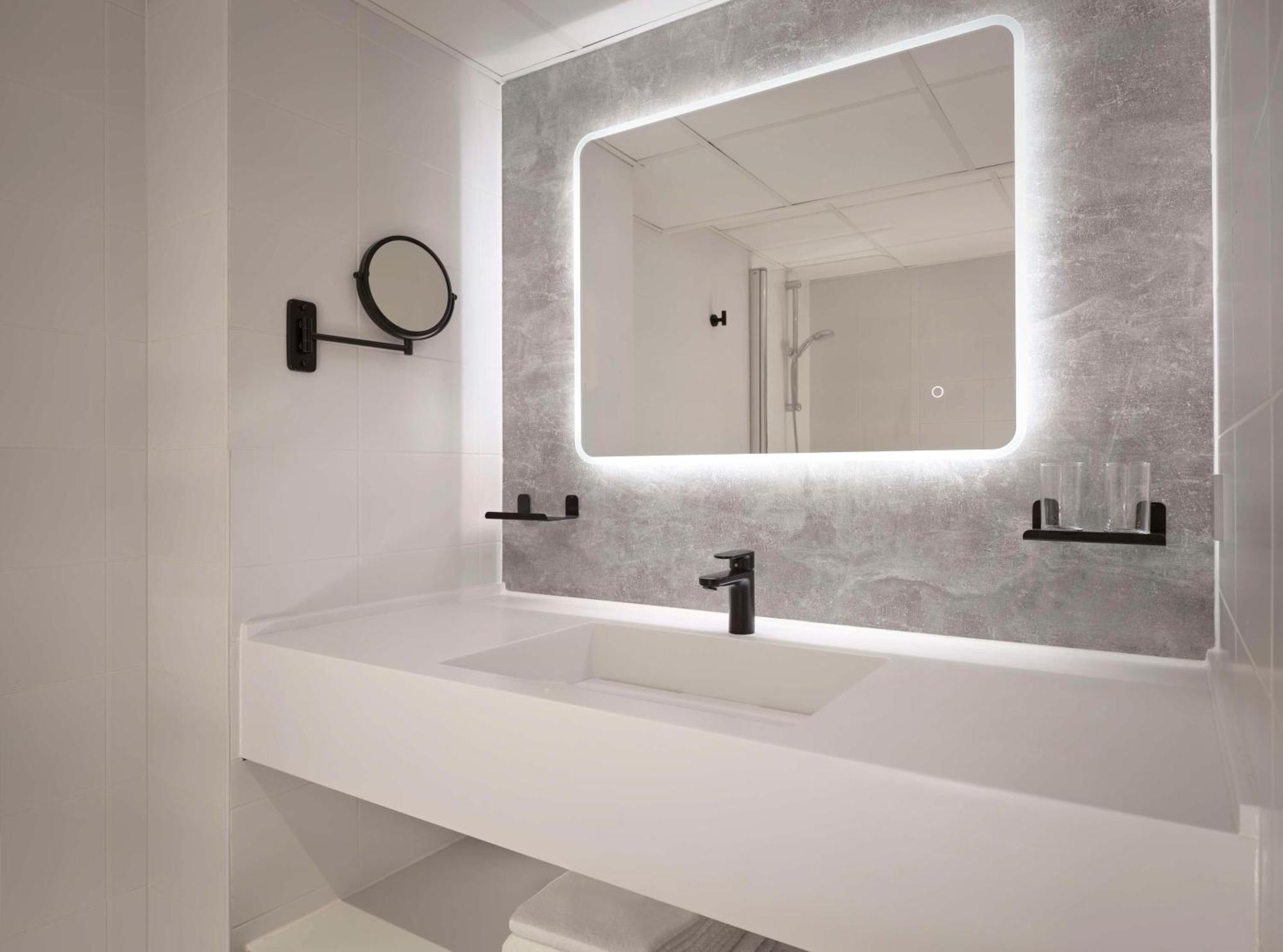 Park Plaza Hotel 4*